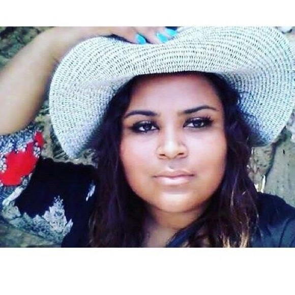 Meet your Posher, Alexa - Picture 4 of 4